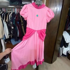 Princess Peach Halloween Costume